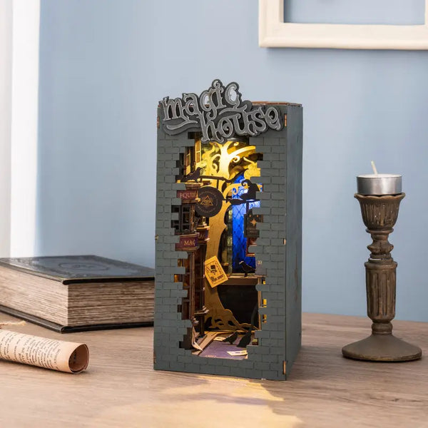 Monique maakt Book Nook Magic House | Nederland