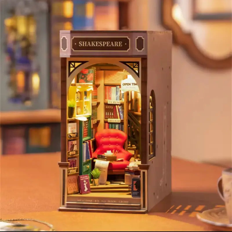 Robotime Rolife DIY Book Nook Kit | Shakespeare