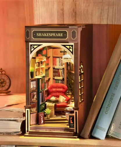 Robotime Rolife DIY Book Nook Kit | Shakespeare